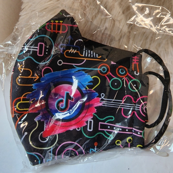 TikTok Ribbon Headband Lanyard and Neon Socks Bundle - Picture 3 of 10